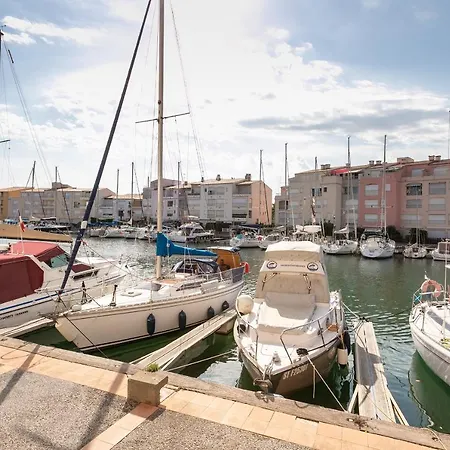 Апартаменты Le Grain De Sel De L'Avant Port